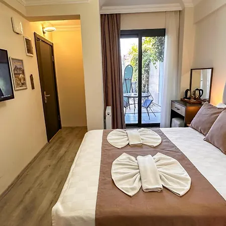 Oda ve Kahvaltı Mykonut Boutique 2*